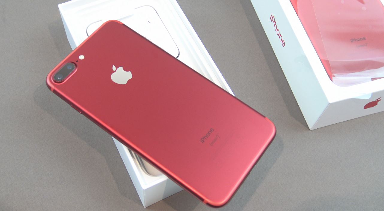 Apple iPhone 7 plus product red back